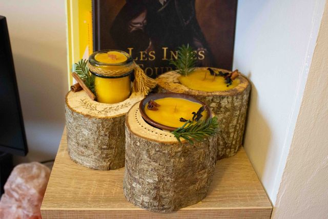 Bougies et bois naturel