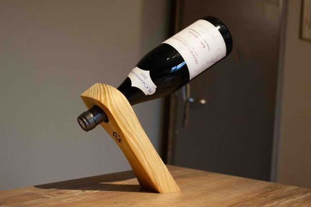 Porte-bouteille en équilibre