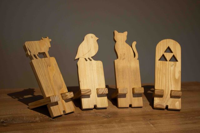 Supports de téléphone en bois
