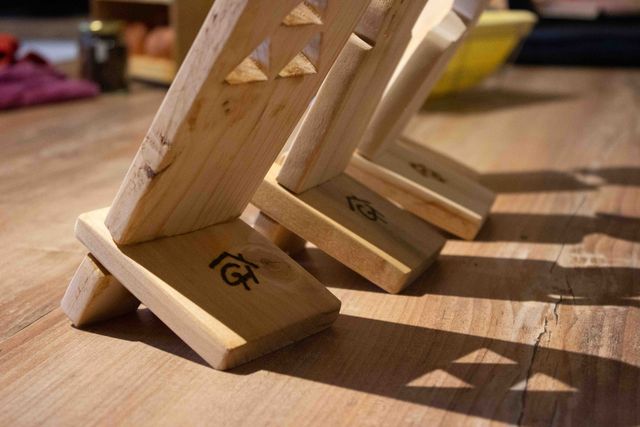 Supports de téléphone en bois