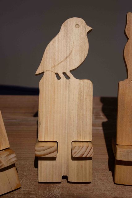 Supports de téléphone en bois