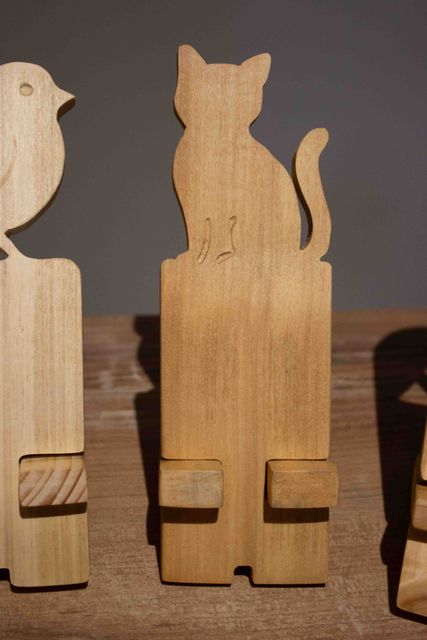 Supports de téléphone en bois