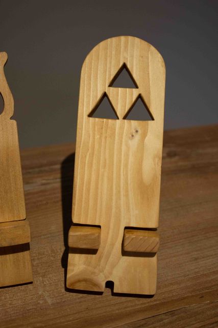 Supports de téléphone en bois
