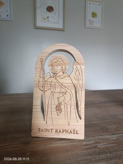 Saint Raphaël en bois — vue de face