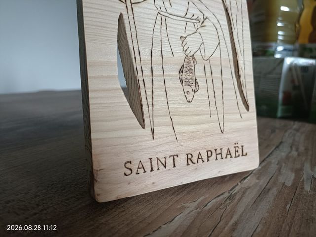 Saint Raphaël en bois — détail